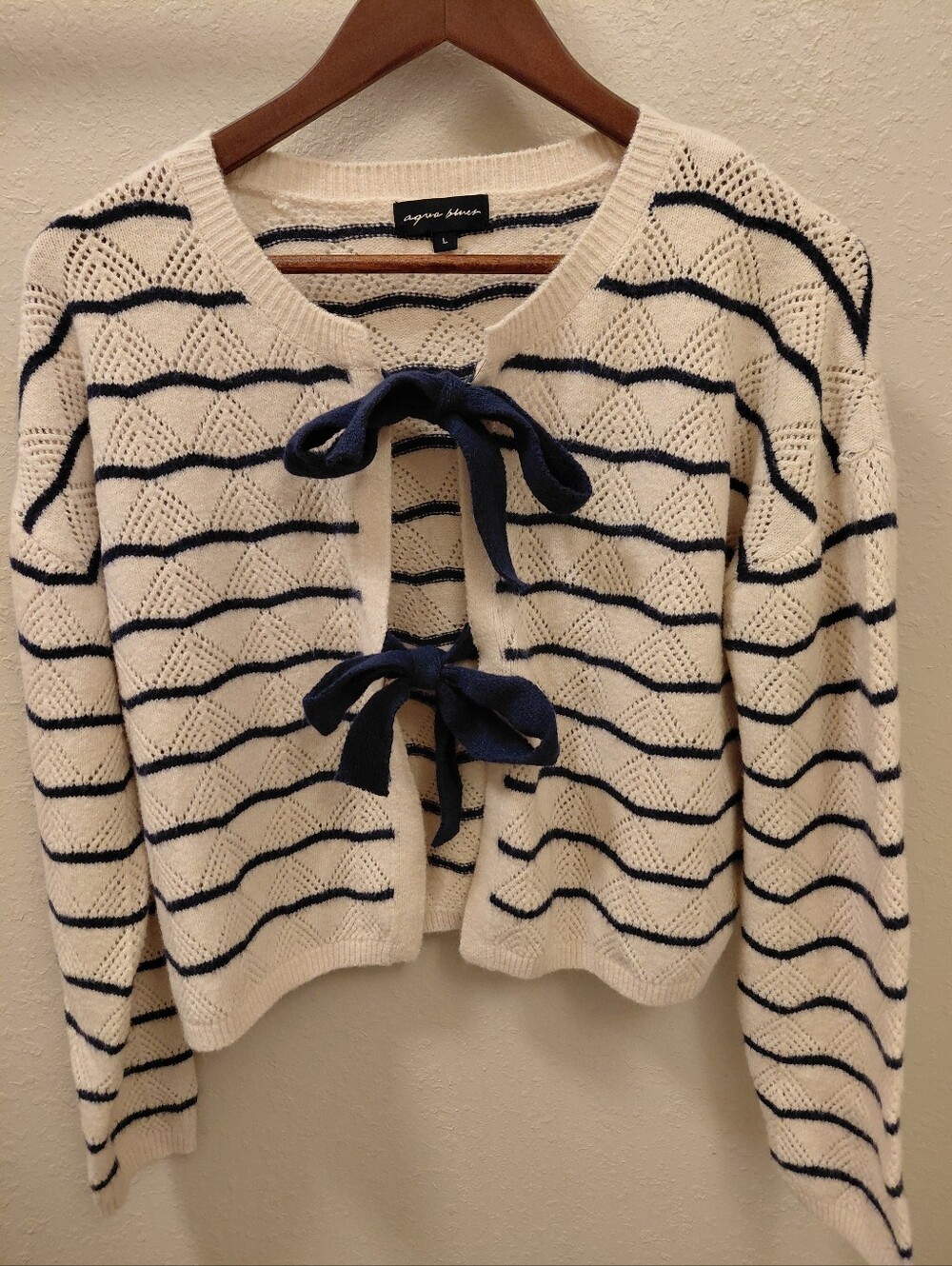 Womens Agnes B. Cream and Navy Striped Tie-Front Cardigan. Size L.